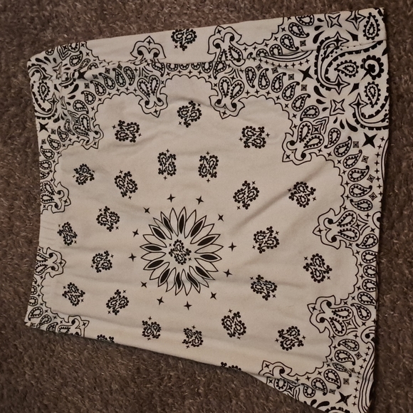 Forever 21 Dresses & Skirts - *3 for $15* Forever 21 Mini Patterned Skirt